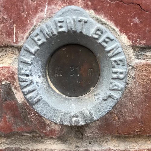 Combien de repères altimétriques entre St. Gingolph et Menton ?