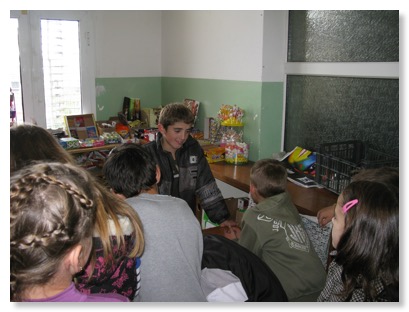Pause à l'école de Junik