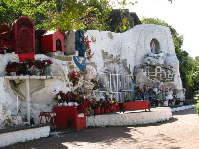 Oratoire Lourdes, Saint-Pierre