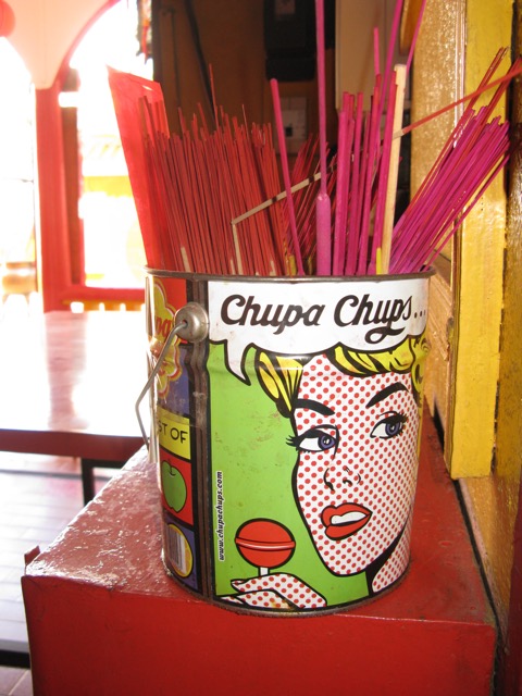Encens au Temple chinois, Saint-Pierre