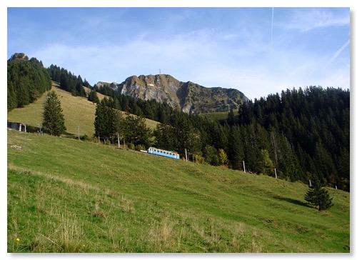 640px-Les_Rochers_de_Naye_et_son_train