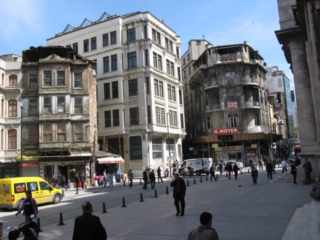 B&uuml;y&uuml;k Postane Cad