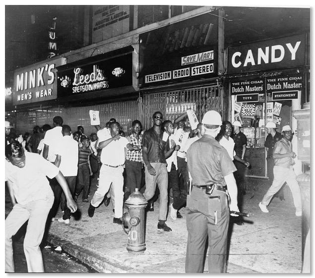Demonstrators-Harlem-1964